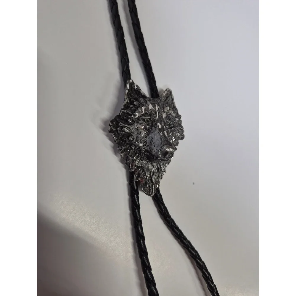 Western Express Wolf Head Bolo Tie Black Braided Cord Pewter Tone BT-375 USA